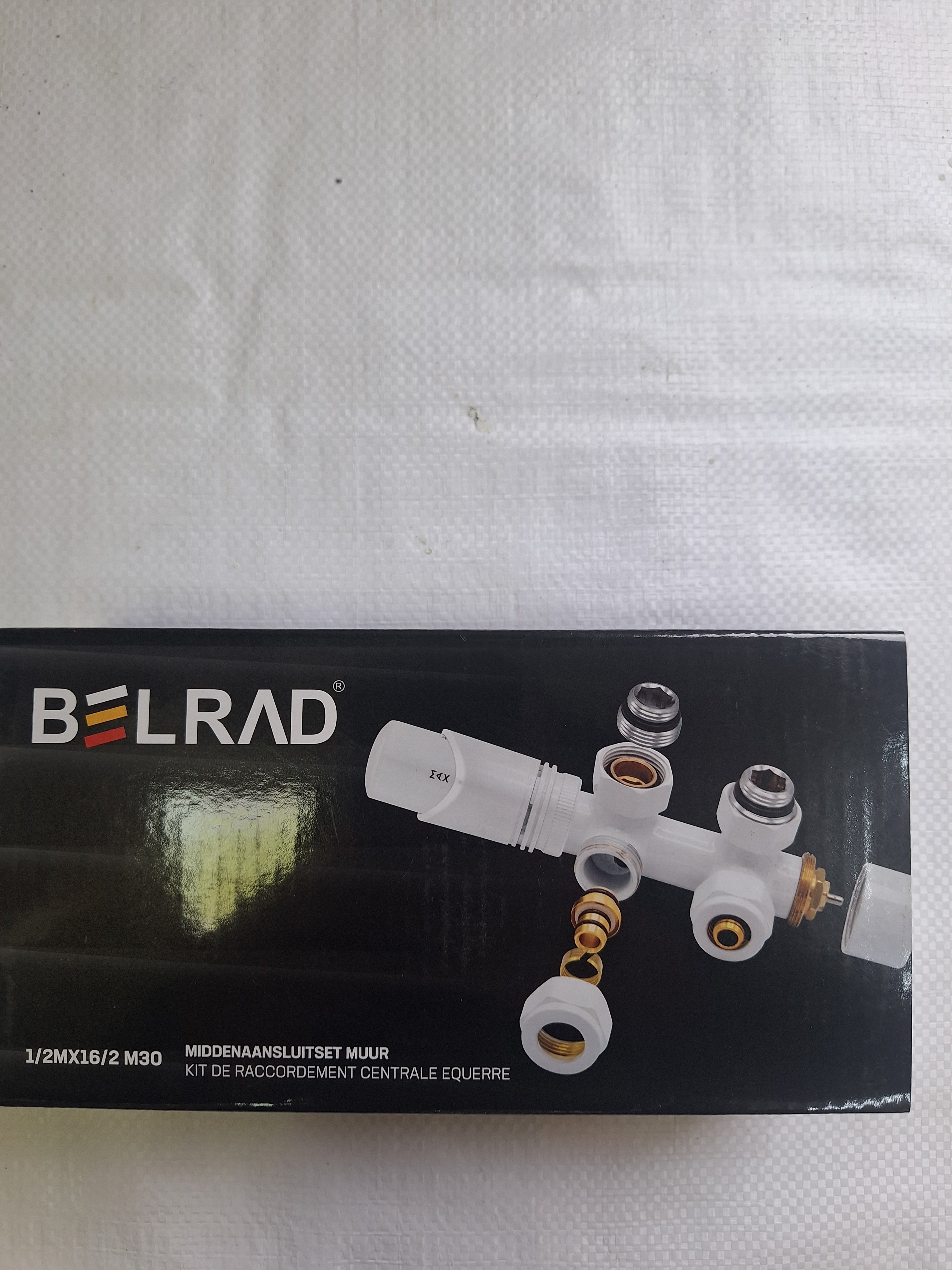 Belrad middenaansluiting muur